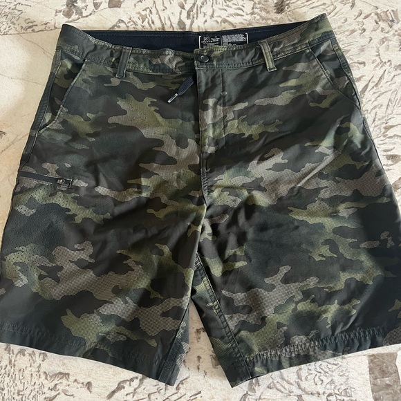 Men’s Swim Set M top with size 34 bottoms - Picture 2 of 3